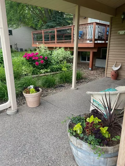 Exterior - 1487 Meadow Ln, Maple Plain, MN 55359 photo 10 of 10