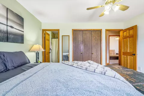 Bedroom - 1487 Meadow Ln, Maple Plain, MN 55359 photo 2 of 5