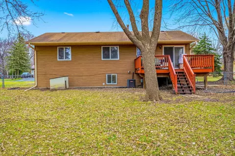 Exterior - 1487 Meadow Ln, Maple Plain, MN 55359 photo 5 of 10