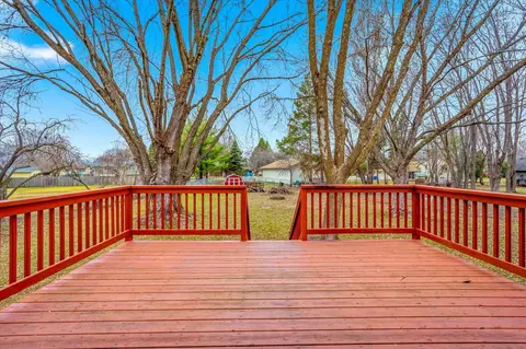 Exterior - 1487 Meadow Ln, Maple Plain, MN 55359 photo 4 of 10