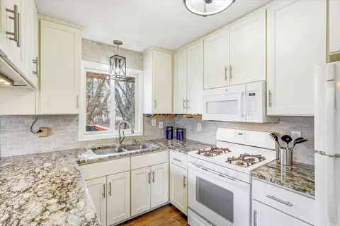 Kitchen - 1487 Meadow Ln, Maple Plain, MN 55359 photo 2 of 4