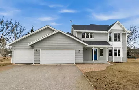 1314 W Oakes Dr, Saint Cloud, MN 56303