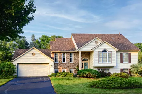 12715 Dorchester Trl, Apple Valley, MN 55124