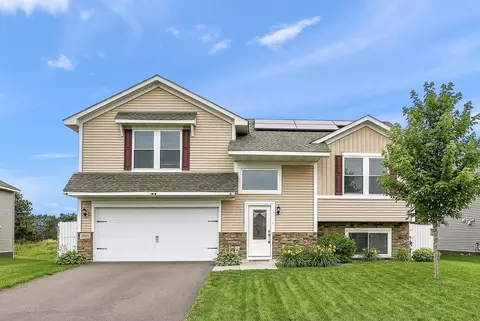 39604 Fallbrook Ave, North Branch, MN 55056