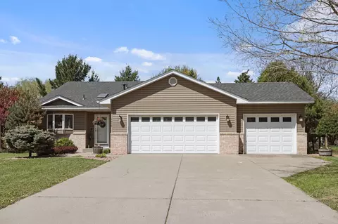 1015 Ferndale St S, Maplewood, MN 55119