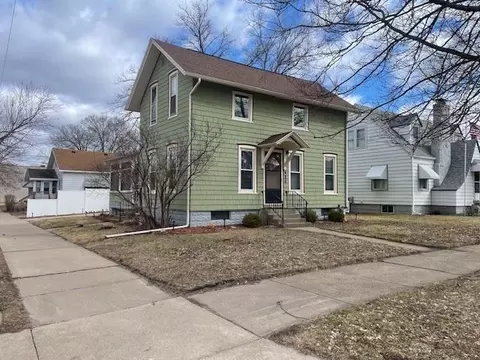 426 W 4th St, Winona, MN 55987