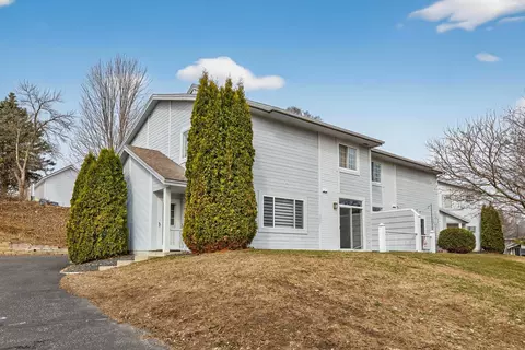 281 Zumbro Dr NW, Rochester, MN 55901