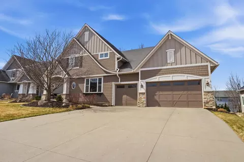 11587 Avery Dr, Inver Grove Heights, MN 55077