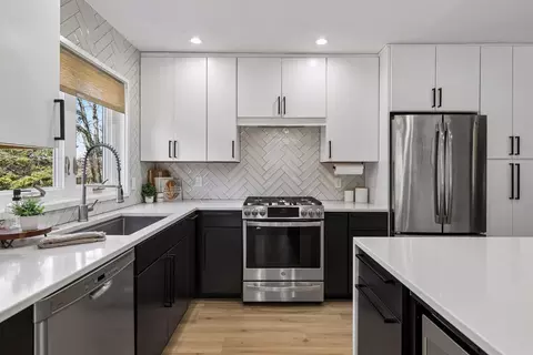 Kitchen - 4841 Safari Ct N, Eagan, MN 55122 photo 5 of 7