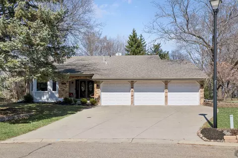 Exterior - 4841 Safari Ct N, Eagan, MN 55122 photo 3 of 9