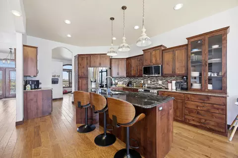 Kitchen - 16496 42nd St SE, Mapleton, ND 58059 photo 2 of 6