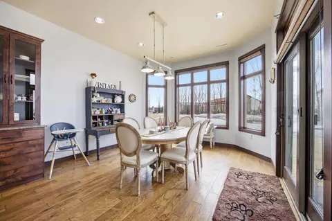 Dining - 16496 42nd St SE, Mapleton, ND 58059 photo 2 of 4
