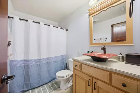Bath - 16496 42nd St SE, Mapleton, ND 58059 photo 4 of 6