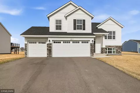 4719 6th St NE, Saint Cloud, MN 56304