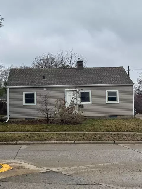 1064 S Grove Ave, Owatonna, MN 55060