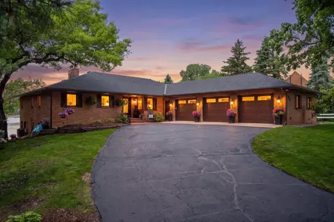 15600 Logarto Ln, Burnsville, MN 55306