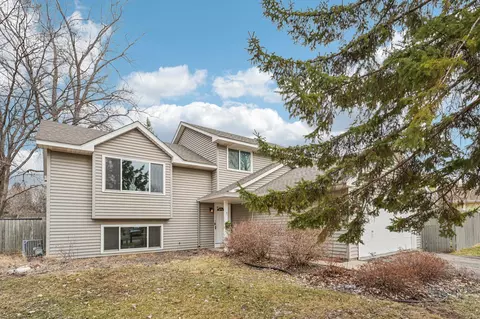 1208 Parkwood Ct, Burnsville, MN 55337