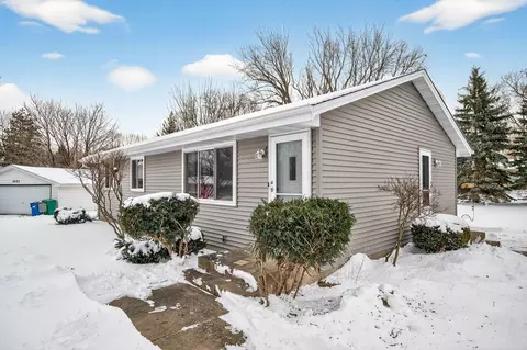 9244 Zinnia Ln N, Maple Grove, MN 55369