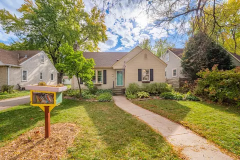 900 Hoyt Ave W, Saint Paul, MN 55117