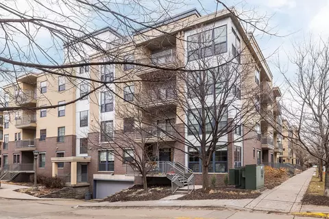 825 Berry St #105, Saint Paul, MN 55114