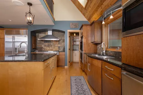 Kitchen - 25809 Emerald Dr, Pelican Rapids, MN 56572 photo 4 of 4