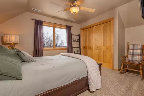 Bedroom - 25809 Emerald Dr, Pelican Rapids, MN 56572 photo 4 of 8