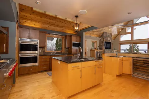 Kitchen - 25809 Emerald Dr, Pelican Rapids, MN 56572 photo 2 of 4