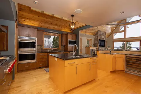 Kitchen - 25809 Emerald Dr, Pelican Rapids, MN 56572 photo 2 of 4