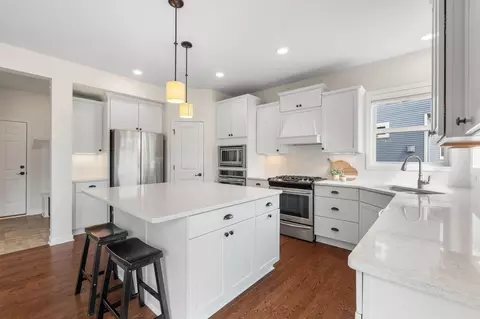 Kitchen - 19261 Paddock Ln, Corcoran, MN 55340 photo 6 of 9