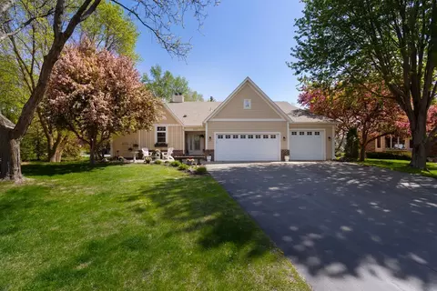 4250 Kingsview Ln N, Plymouth, MN 55446