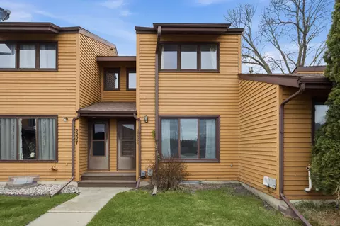 2229 4th Ave S, Moorhead, MN 56560
