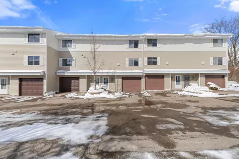 2361 Dorland Ln E, Maplewood, MN 55119