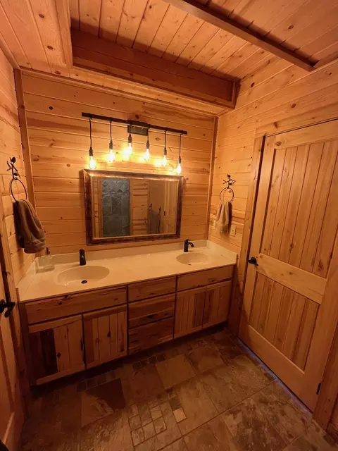 Bath - 25440 Odonnell Ln, Bigfork, MN 56628 photo 4 of 15