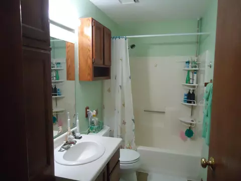 Bath - 1502 S 16th Ave S, Fargo, ND 58103 photo 2 of 2
