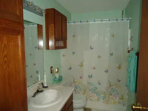 Bath - 1502 S 16th Ave S, Fargo, ND 58103 photo 1 of 2