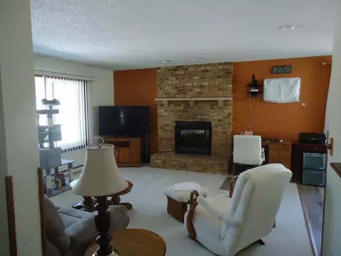 Living - 1502 S 16th Ave S, Fargo, ND 58103 photo 2 of 3