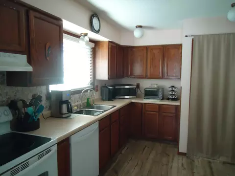 Kitchen - 1502 S 16th Ave S, Fargo, ND 58103 photo 1 of 2