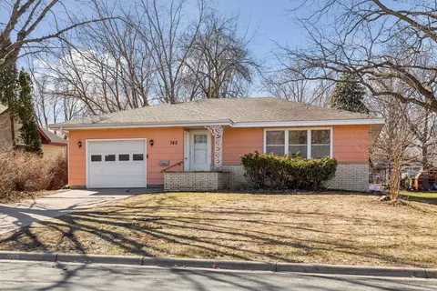 742 Atwood St S, Shakopee, MN 55379