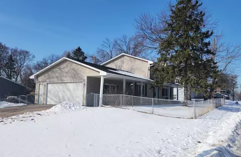 9001 42nd Ave N, New Hope, MN 55427