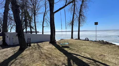 43333 Vista Rd, Isle, MN 56342