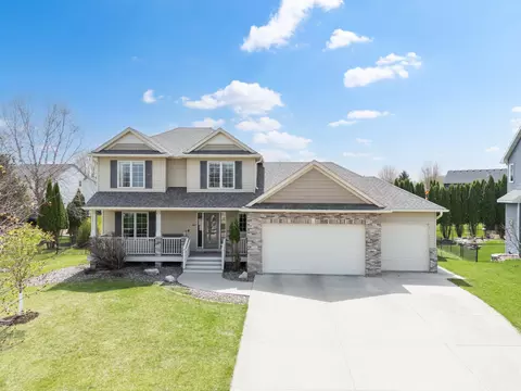 3482 Woodstone Dr SW, Rochester, MN 55902