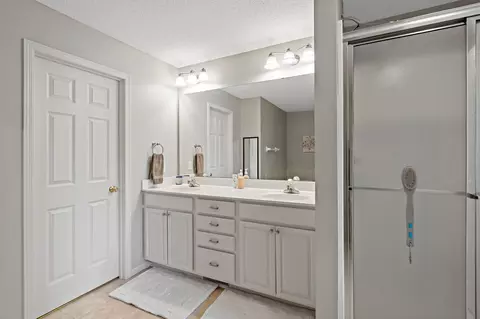 Bath - 15585 Cherry Path, Rosemount, MN 55068 photo 4 of 6