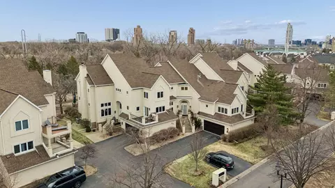 406 River St, Minneapolis, MN 55401