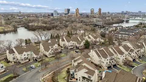 406 River St, Minneapolis, MN 55401