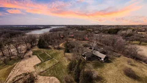 1100 Old Crystal Bay Rd, Wayzata, MN 55391