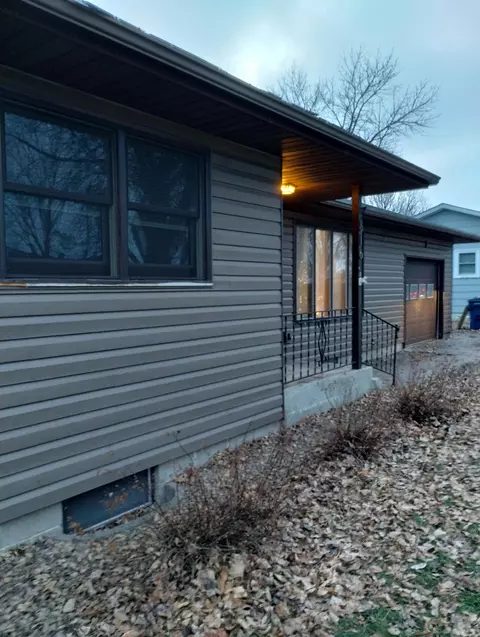 816 W Chandler St, Arlington, MN 55307