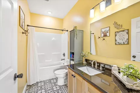 Bath - 47575 River Rd, Harris, MN 55032 photo 1 of 6