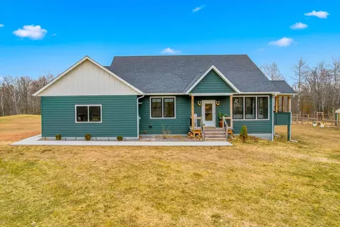 47575 River Rd, Harris, MN 55032