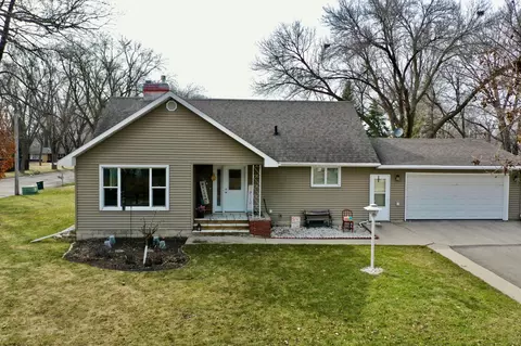 1304 9th St SW, Willmar, MN 56201