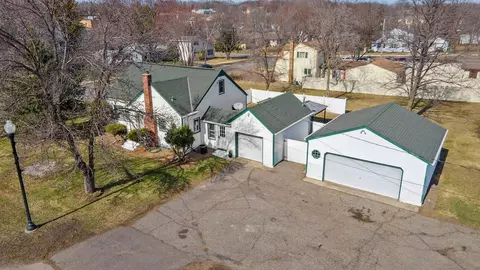 5900 Maple St, Rockford, MN 55373